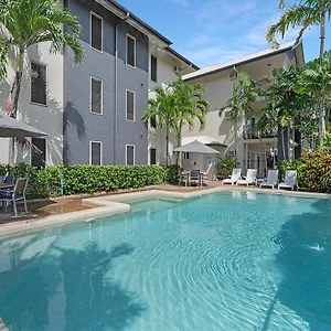 Bay Village Tropical Retreat & 3* Cairns